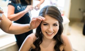 cabello suelto sencillos peinados para quinceaneras 2021 d9dae6e0f