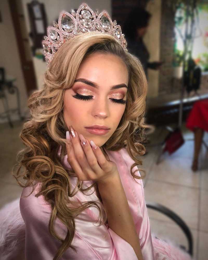 peinados para quinceaneras con corona 21ea5fa6d